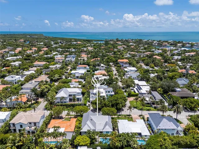 $4,545,000 | 285 West Enid Drive, Key Biscayne, FL 33149