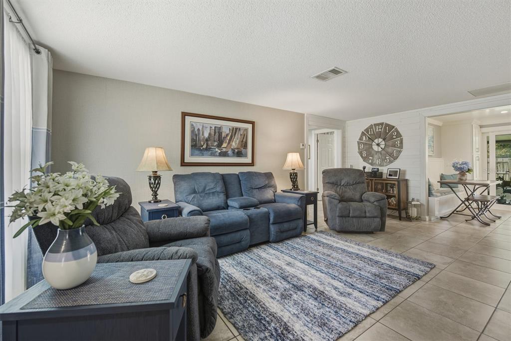 133 Altair Road Venice, FL 34293 - Photo 10 of 58 Gallery Image 10