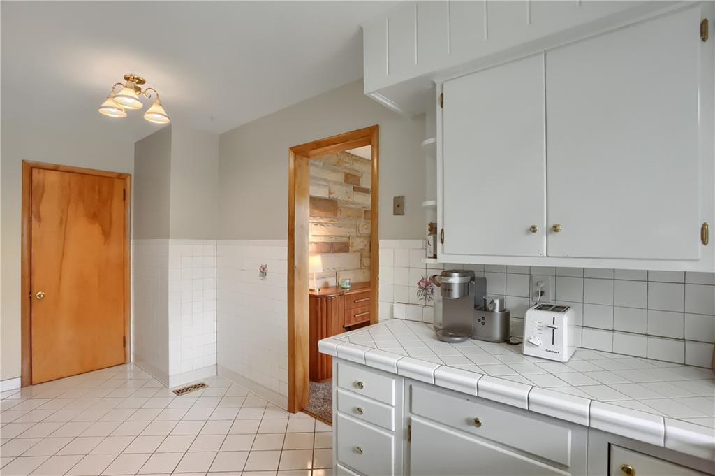 2751 Brodhead Road Aliquippa, PA 15001 - Photo 7 of 37 Gallery Image 7