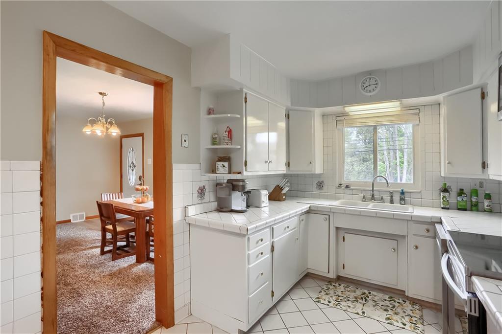2751 Brodhead Road Aliquippa, PA 15001 - Photo 8 of 37 Gallery Image 8