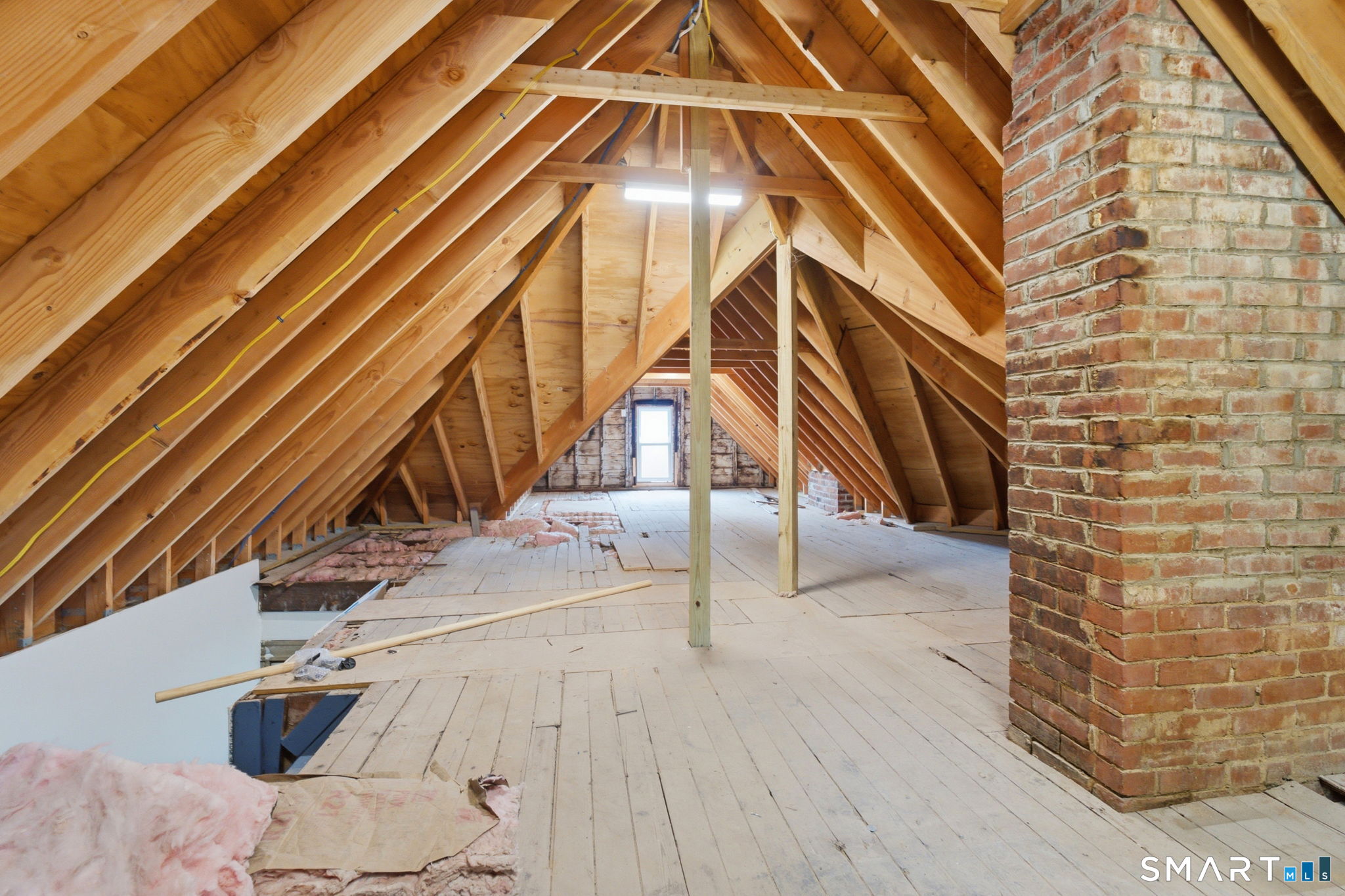 41 Center Street Hartford, CT 06120 - Photo 33 of 38