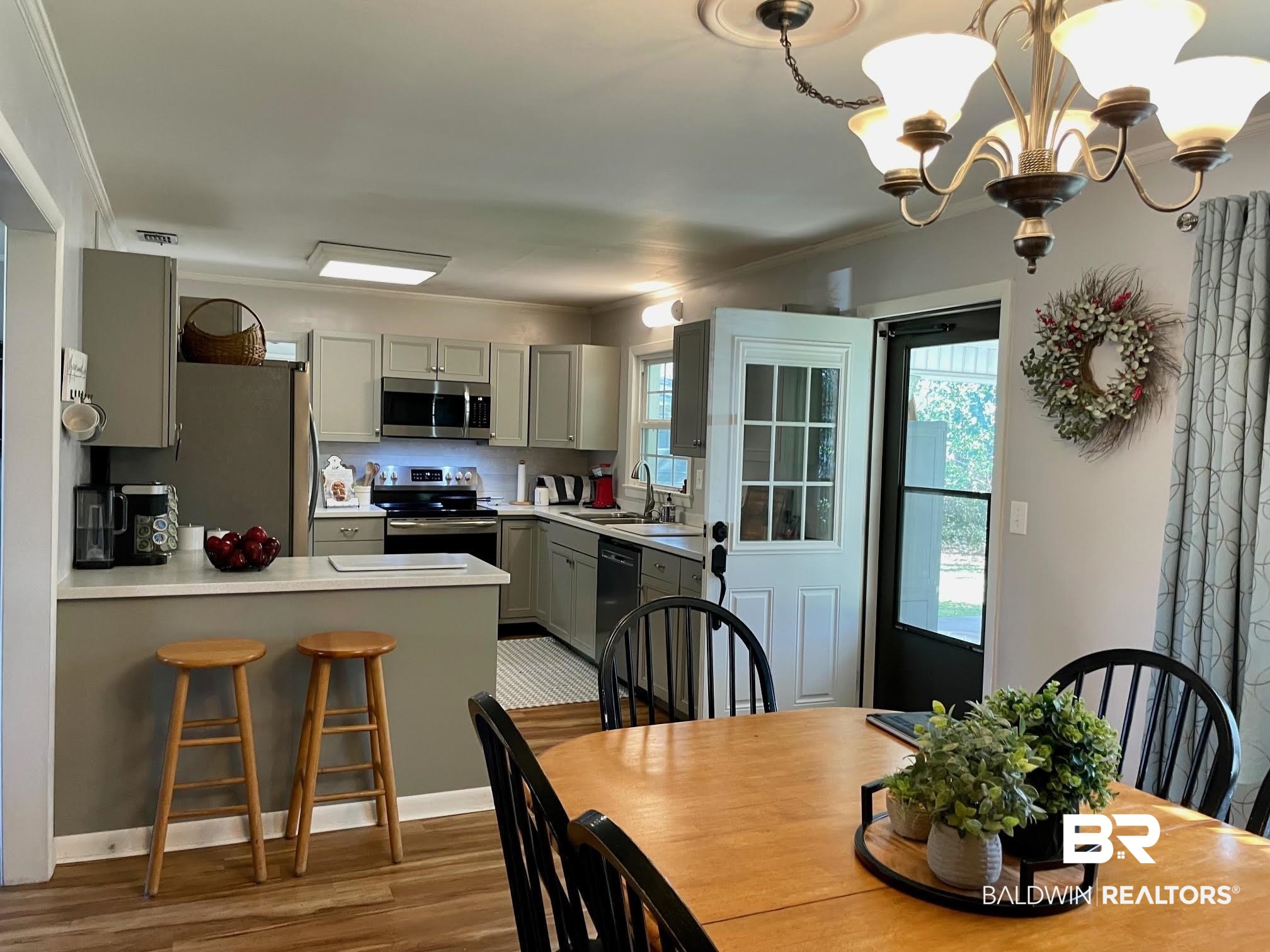 208 North Pine Street Brewton, AL 36426 - Photo 6 of 17