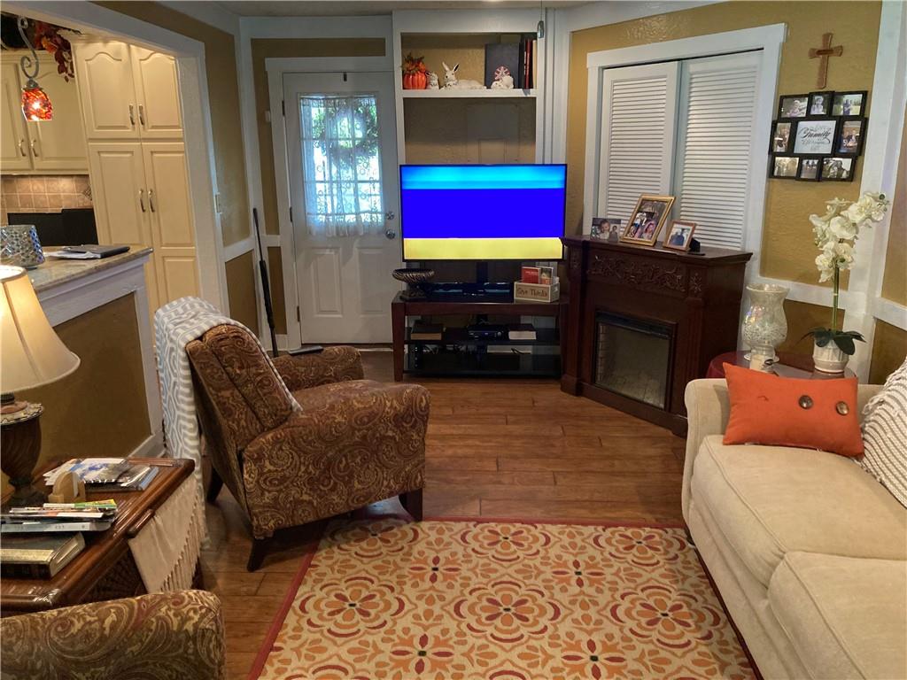 7642 Brehob Road Indianapolis, IN 46217 - Photo 5 of 37 Gallery Image 5