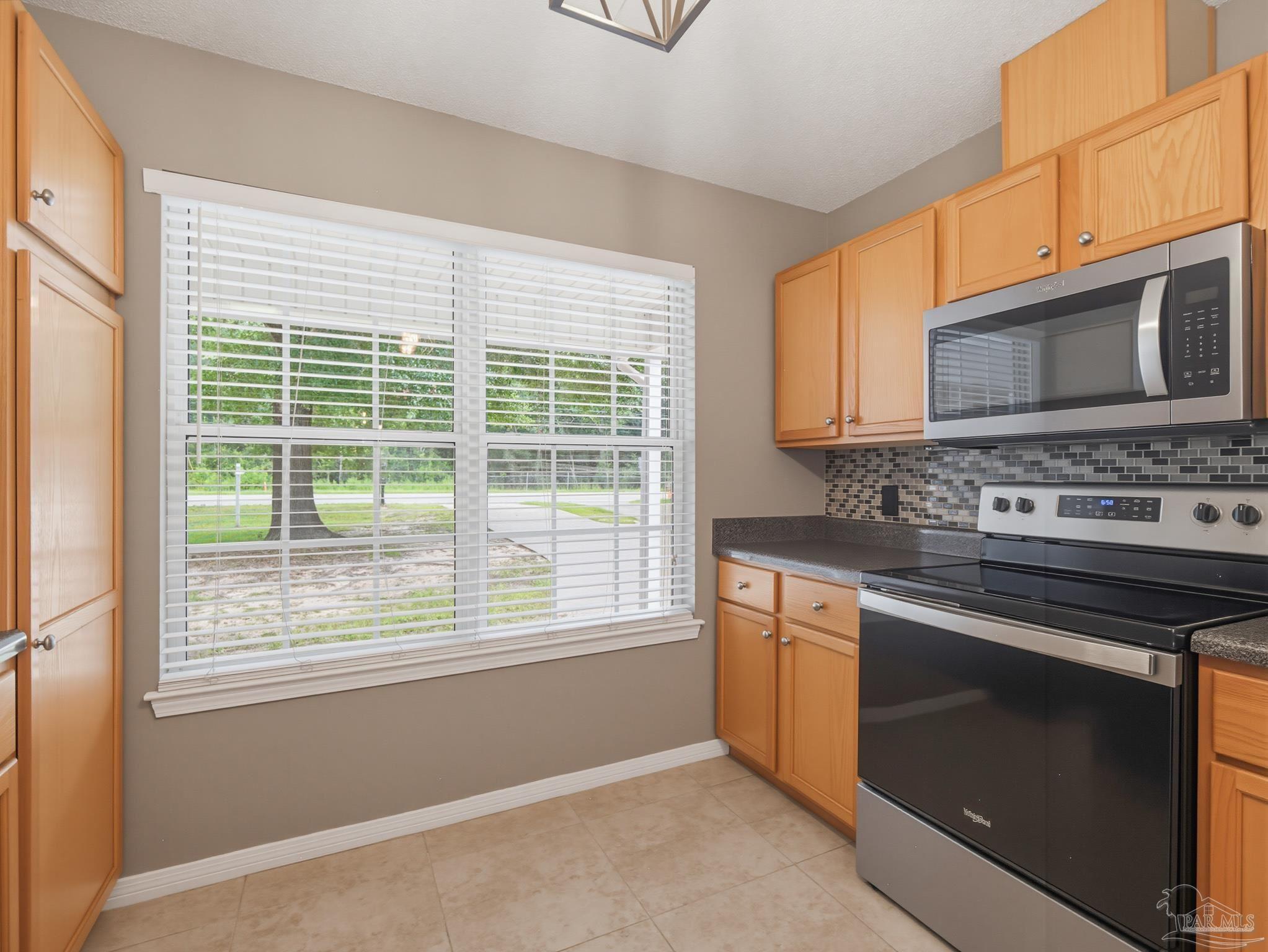 5523 Berryhill Road Milton, FL 32570 - Photo 5 of 30 Gallery Image 5
