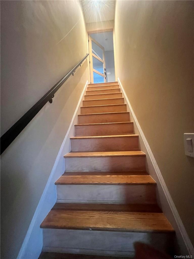 36 Roanoke Avenue, Unit 2 Rye Brook, NY 10573 - Photo 2 of 15 a view of entryway