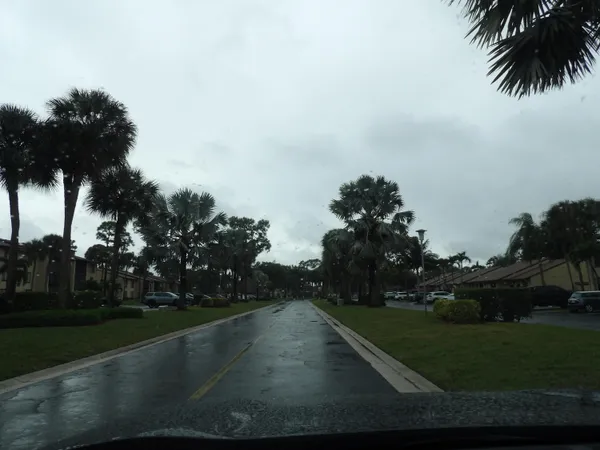 $2,000 | 618 Sea Pine Way, Unit E1, Greenacres, FL 33415