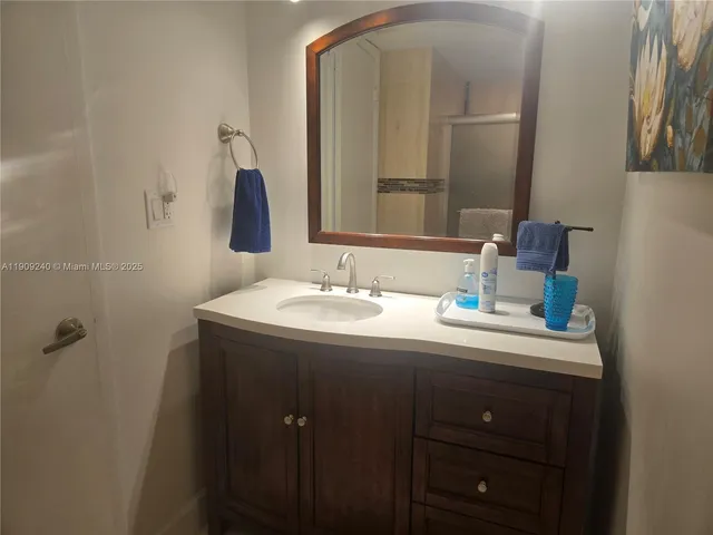 $2,600 | 1600 South Ocean Drive, Unit 4I, Hollywood, FL 33019