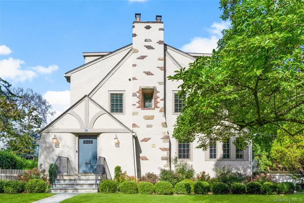 $1,799,000 | 47 Pine Brook Drive, Larchmont, NY 10538