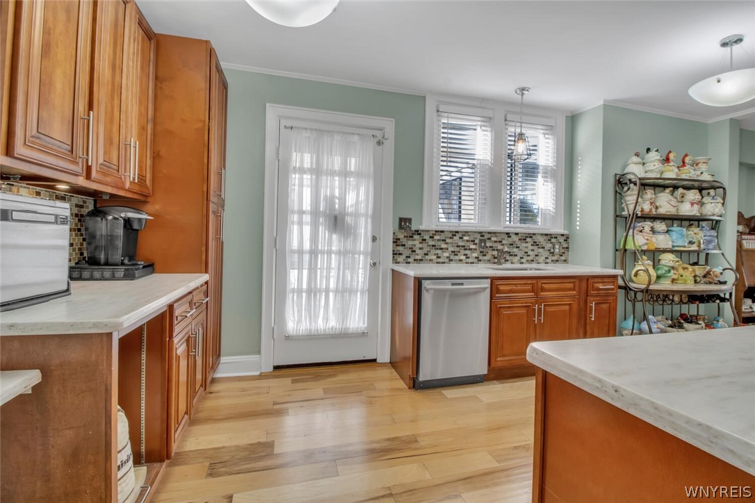 28 Edge Park Avenue Buffalo, NY 14216 - Photo 7 of 36