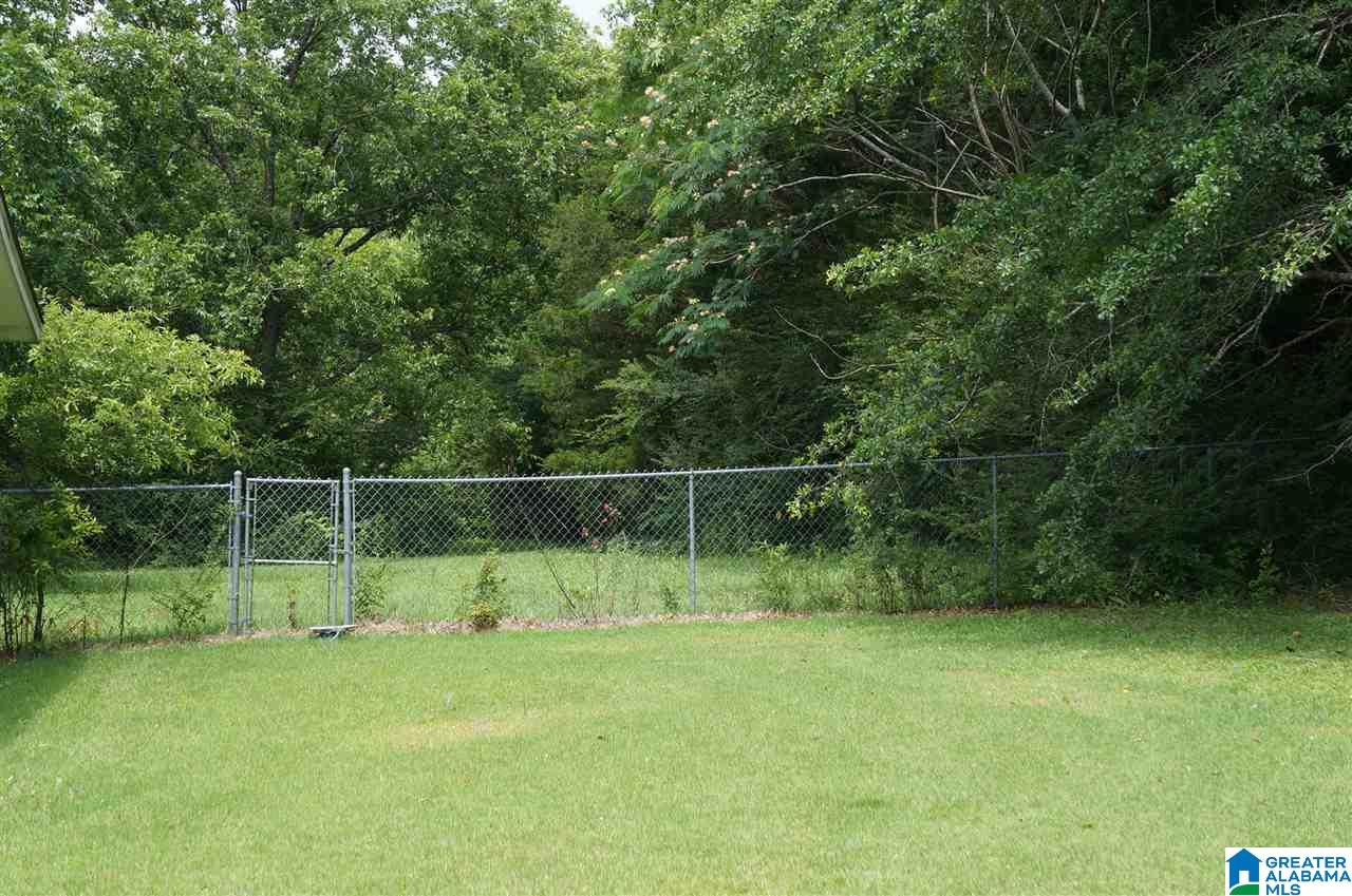 445 Robertson Road Sylacauga, AL 35150 - Photo 2 of 20
