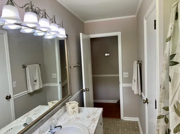 $2,370 | 2505 Dowler Circle, Signal Mountain, TN 37377