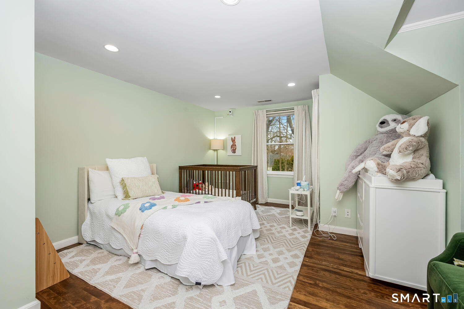 29 Walmsley Road Darien, CT 06820 - Photo 24 of 40