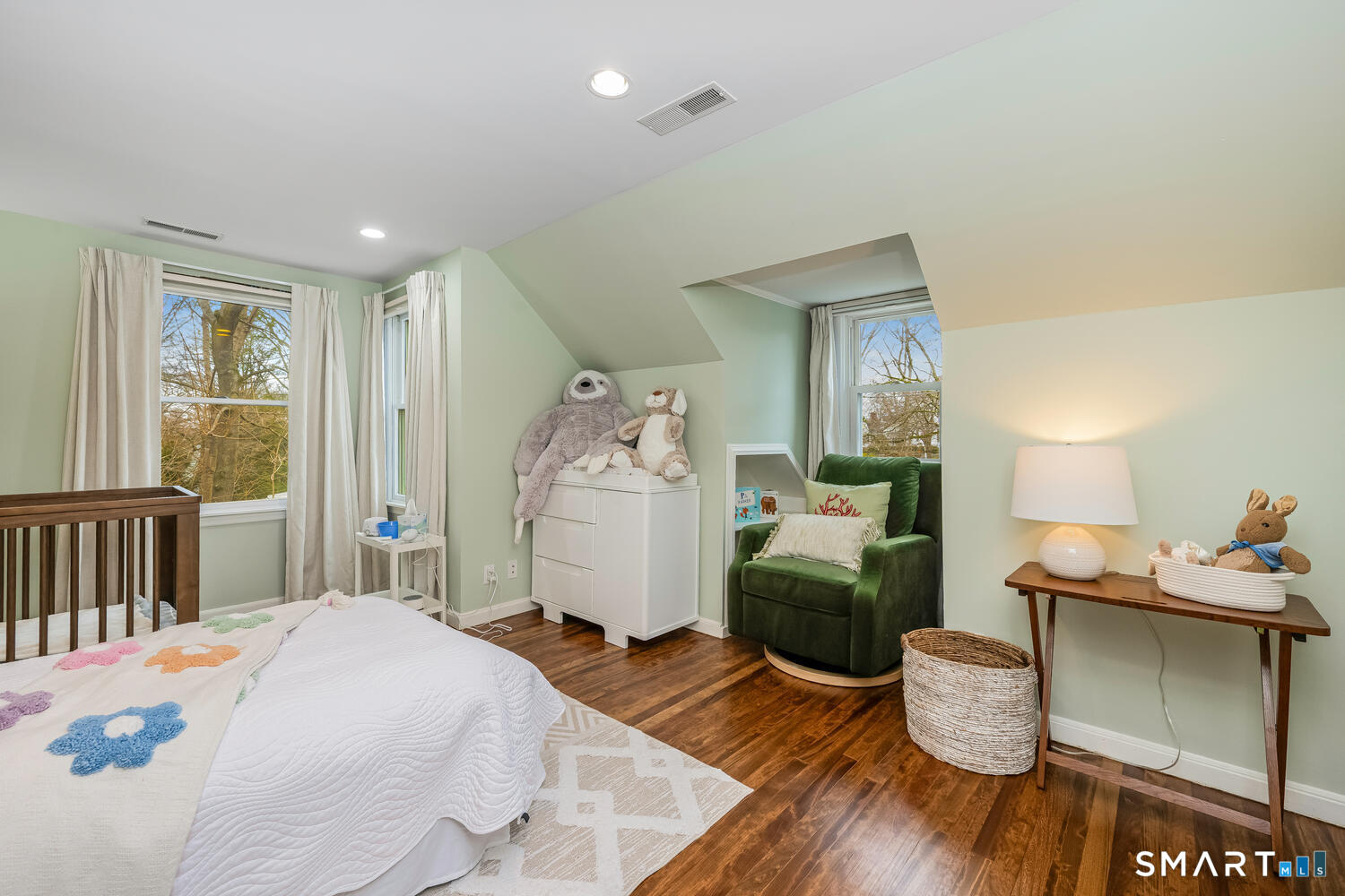 29 Walmsley Road Darien, CT 06820 - Photo 25 of 40