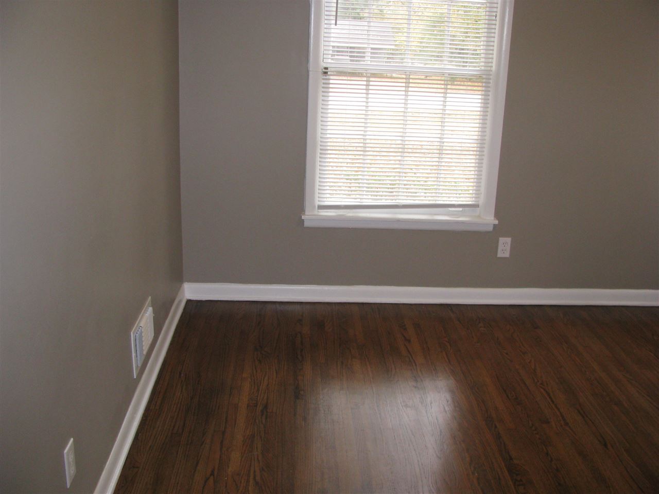1557 Old Hickory Road Memphis, TN 38116 - Photo 12 of 24 Gallery Image 12
