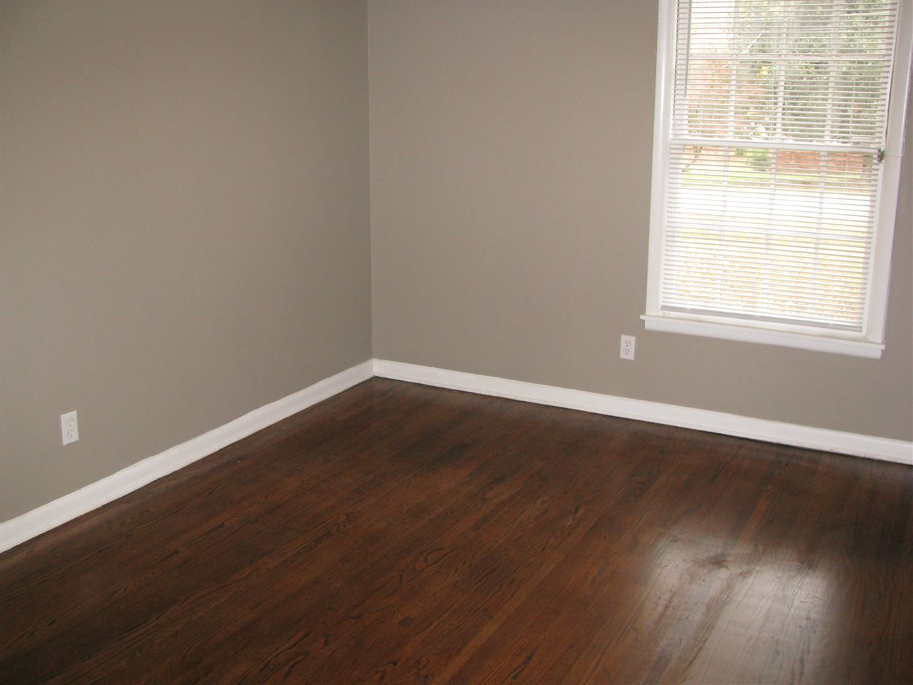 1557 Old Hickory Road Memphis, TN 38116 - Photo 13 of 24 Gallery Image 13