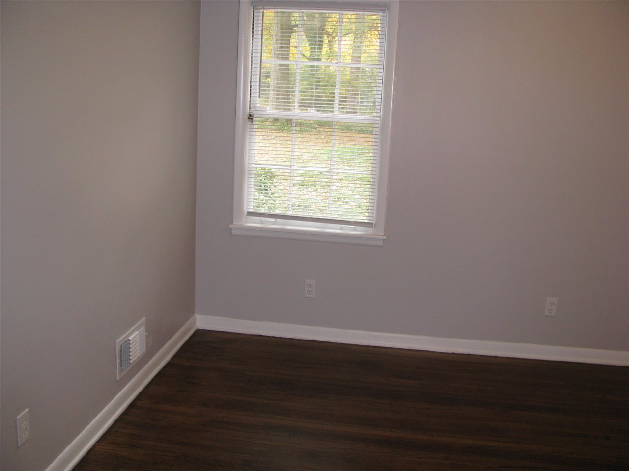 1557 Old Hickory Road Memphis, TN 38116 - Photo 16 of 24 Gallery Image 16