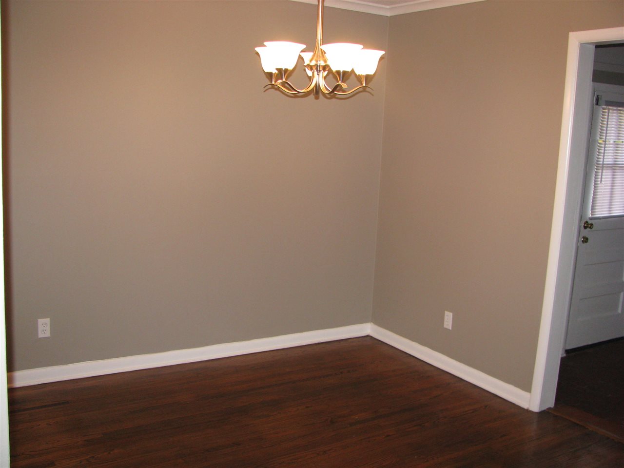 1557 Old Hickory Road Memphis, TN 38116 - Photo 3 of 24 Gallery Image 3