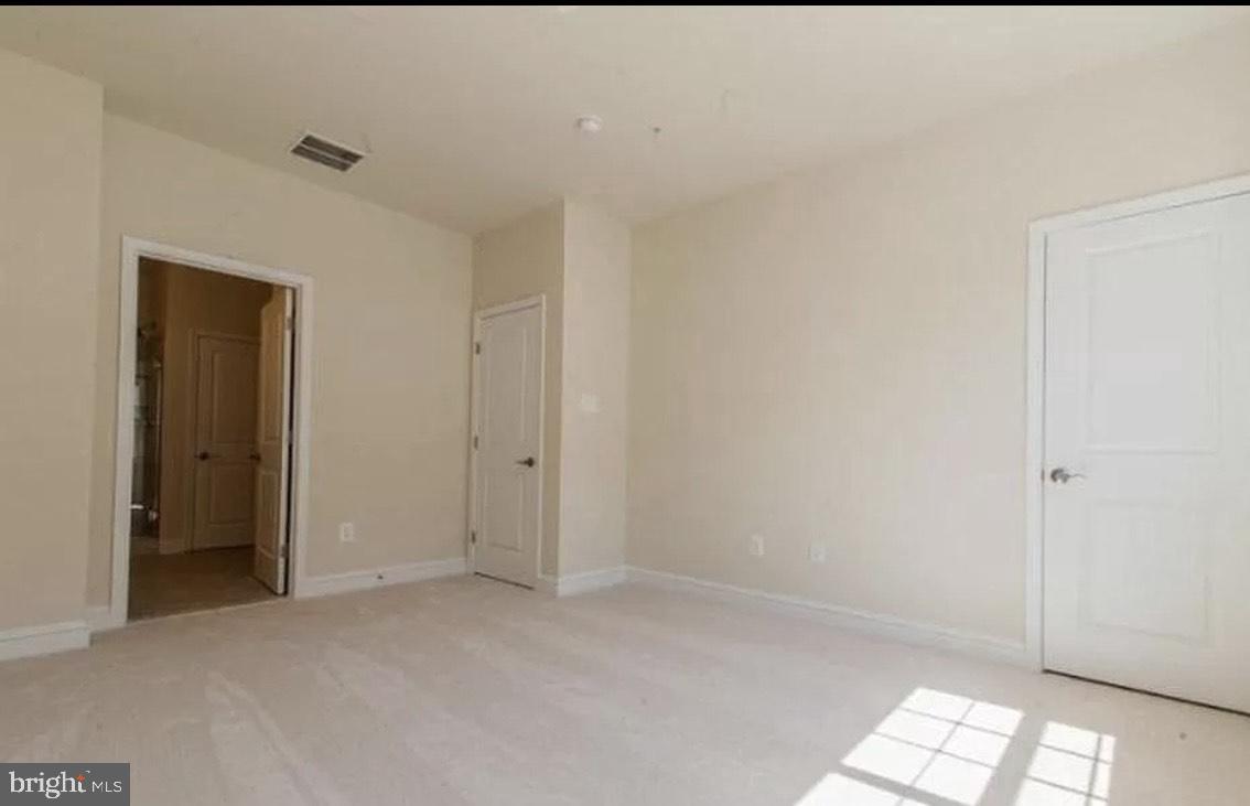 44 Linden Place Towson, MD 21286 - Photo 6 of 16 a view of empty room