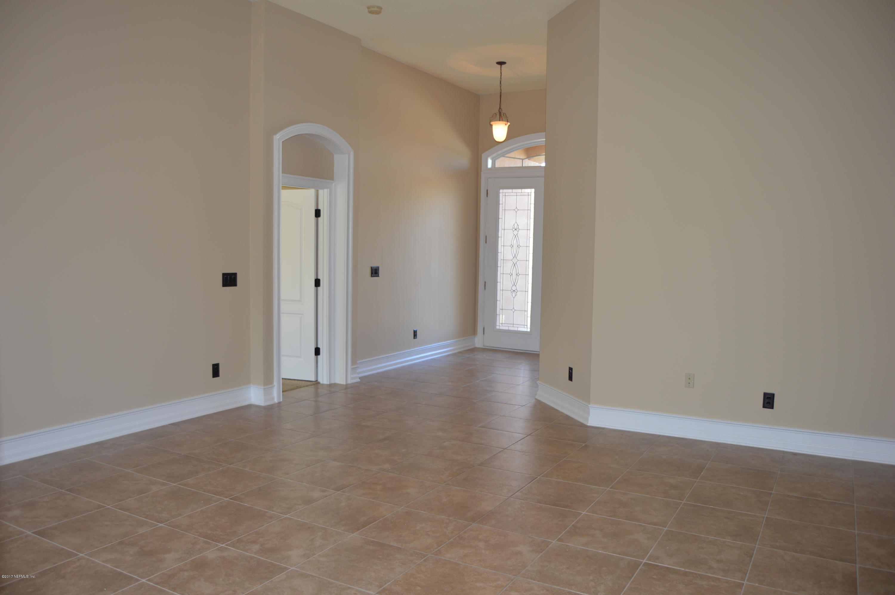 829 Ifield Road St. Augustine, FL 32095 - Photo 7 of 20 Living/Front Entry