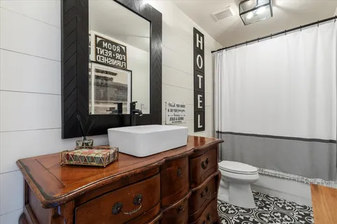 $595,000 | 132 Double Eagle Drive, Unit 132, Austin, TX 78738