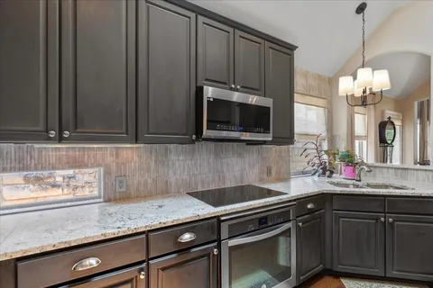 $595,000 | 132 Double Eagle Drive, Unit 132, Austin, TX 78738