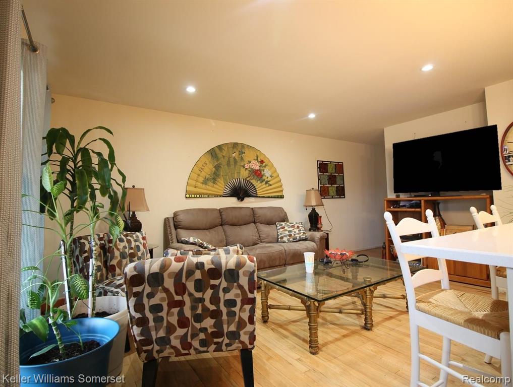 8401 18 18 Mile Road, Unit 126 Sterling Heights, MI 48313 - Photo 5 of 14