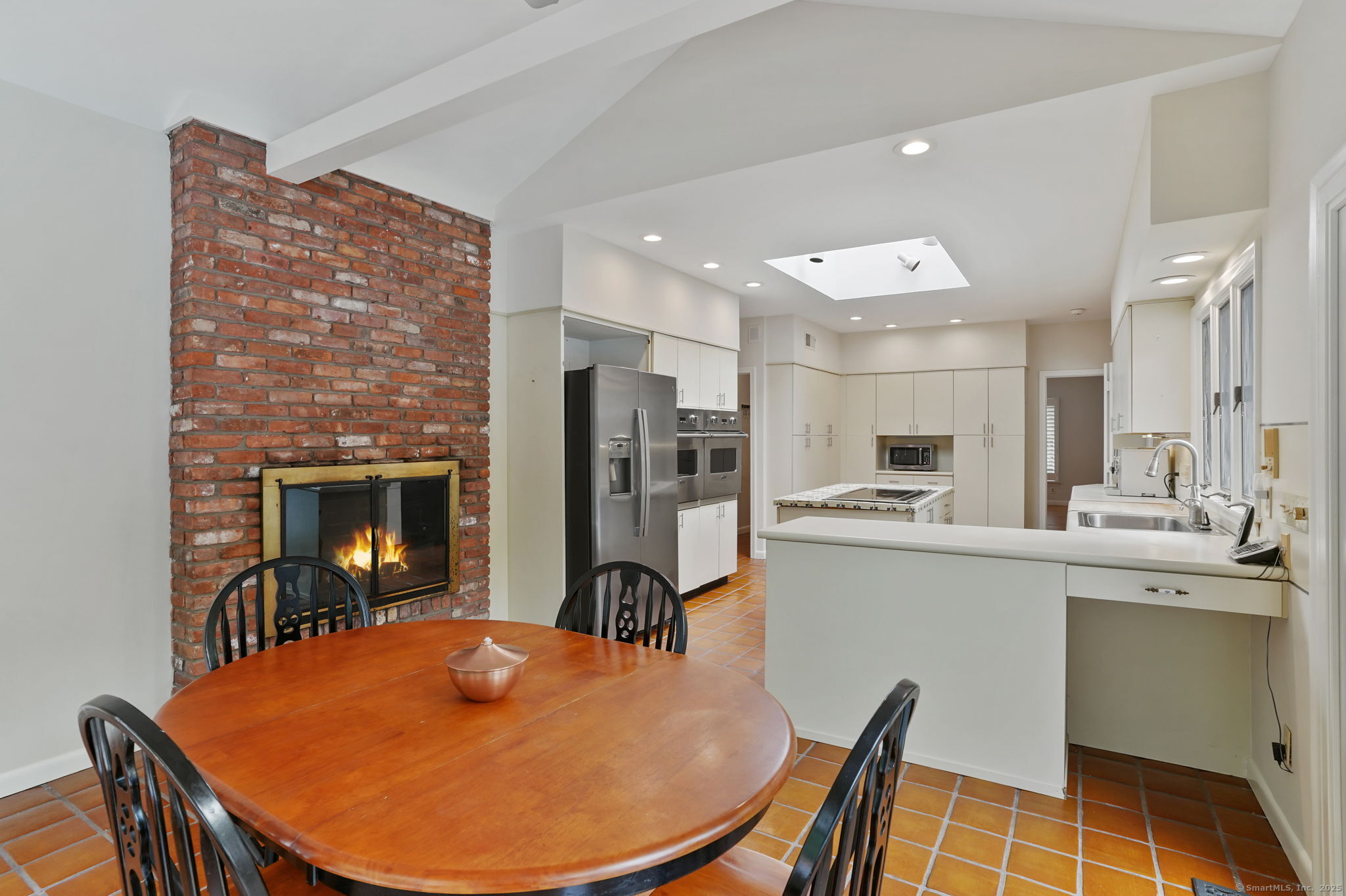 24 Pleasant Hill Road Woodbridge, CT 06525 - Photo 12 of 35