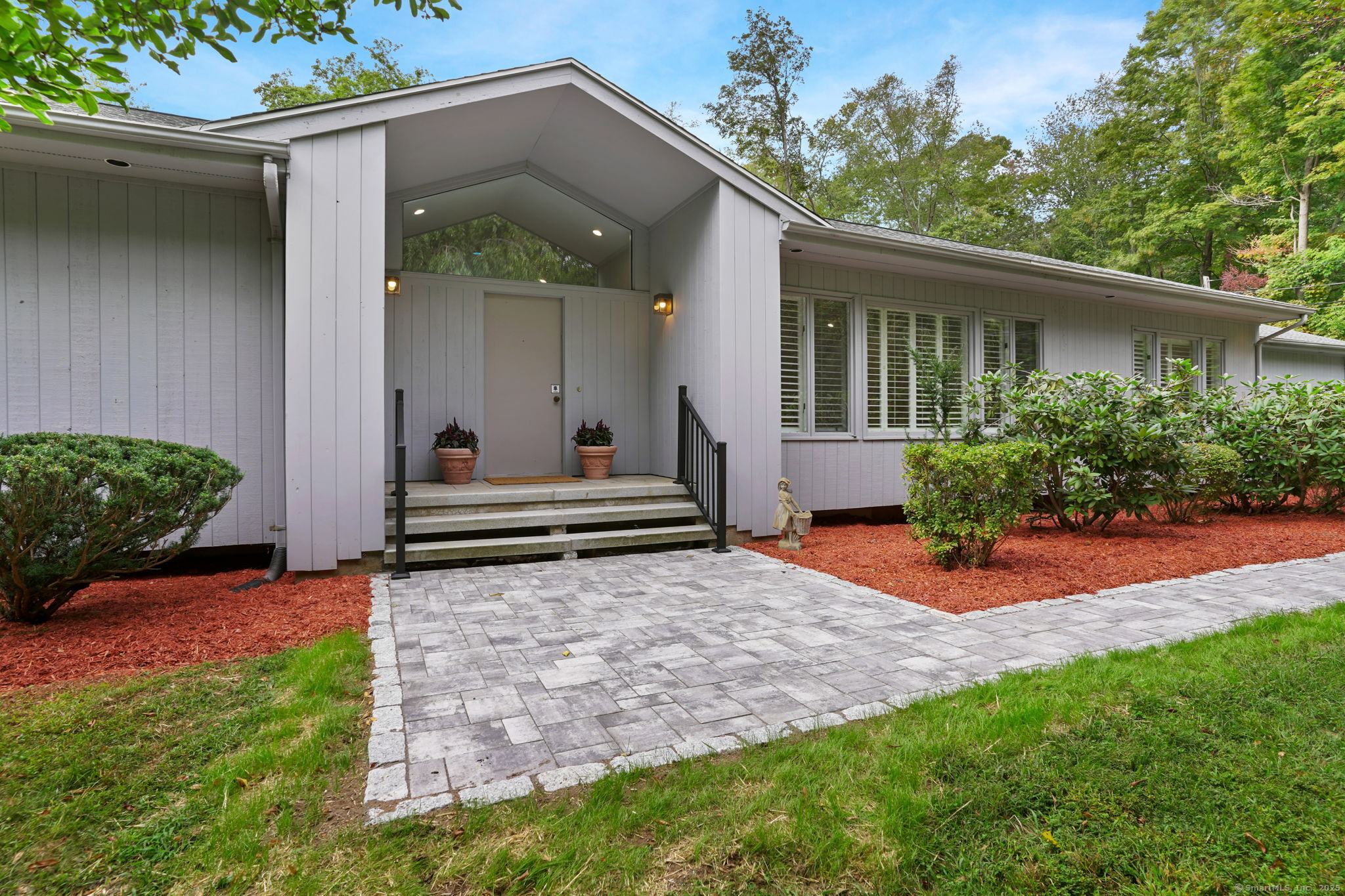 24 Pleasant Hill Road Woodbridge, CT 06525 - Photo 2 of 35