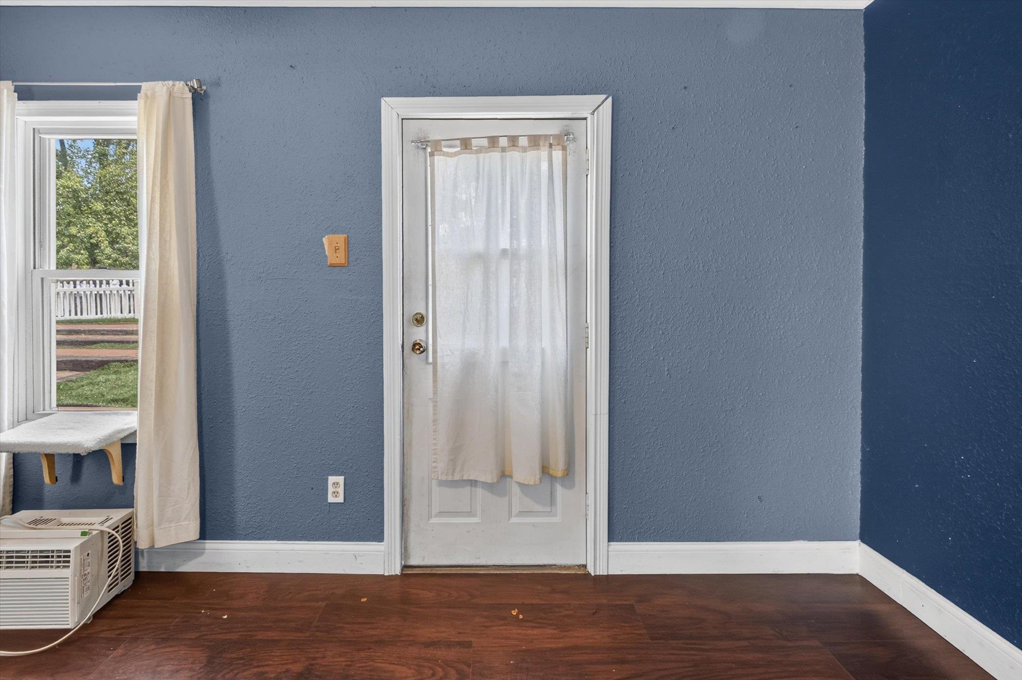 1035 Fairview Avenue Alma, MI 48801 - Photo 10 of 35 1947579-71b9a53b-9ee2-465c-acd5-5b3fb7da9c12.JPG