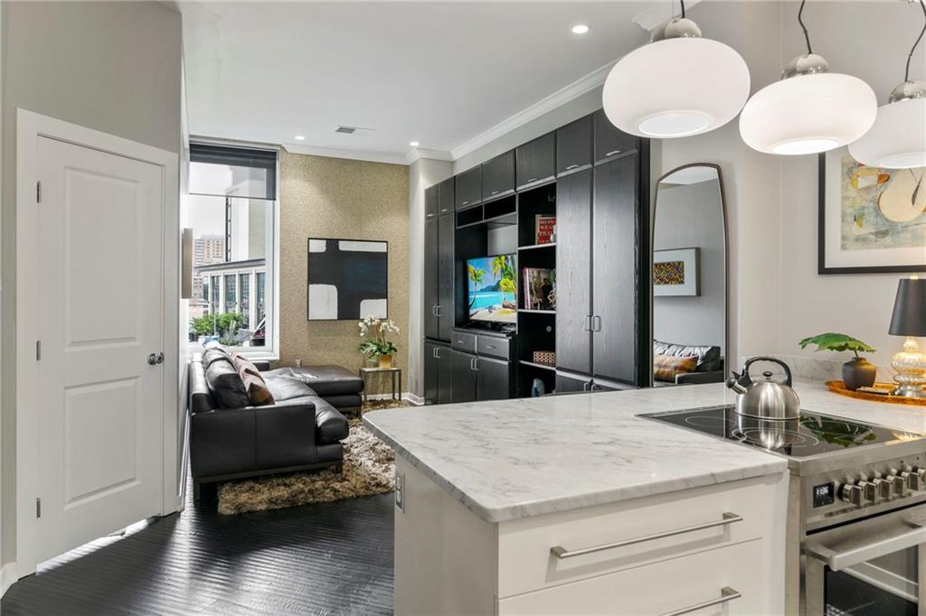 4545 Wornall Road, Unit LE4 Kansas City, MO 64111 - Photo 5 of 30