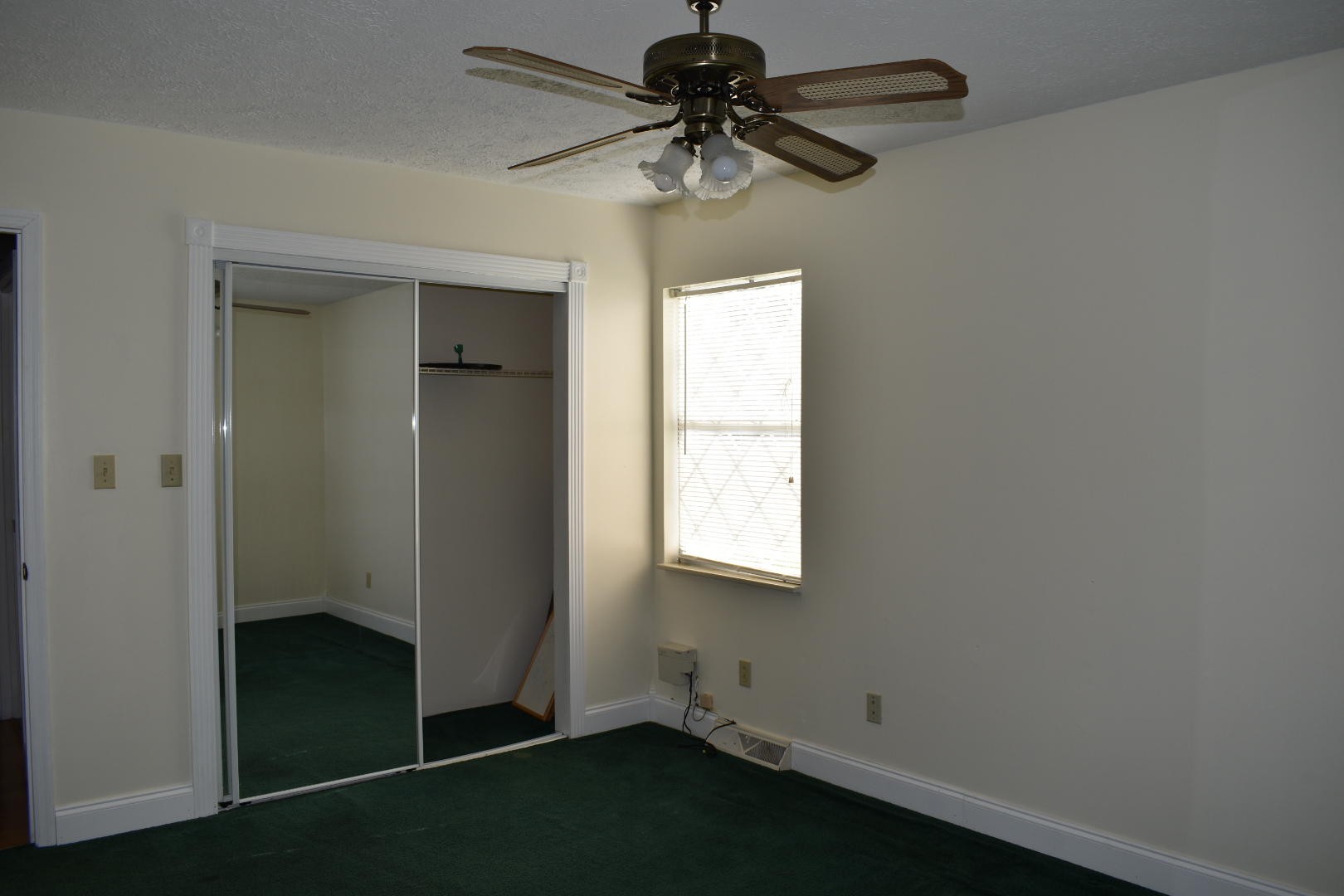 1513 Leatherwood Road Oneida, TN 37841 - Photo 28 of 37 an empty room with a window