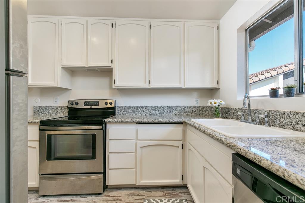358 Abington Road Encinitas, CA 92024 - Photo 13 of 25