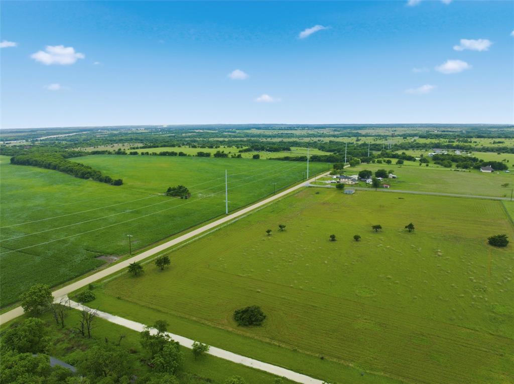 Tbd Wade Road Eddy, TX 76524 - Photo 9 of 12 Expansive green acreage with a long private road