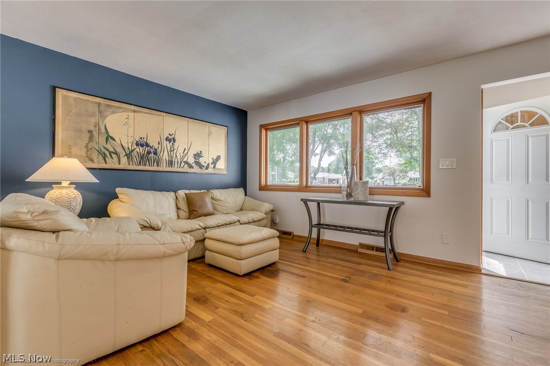 5767 Wilson Mills Road Cleveland, OH 44143 - Photo 5 of 22 Gallery Image 5