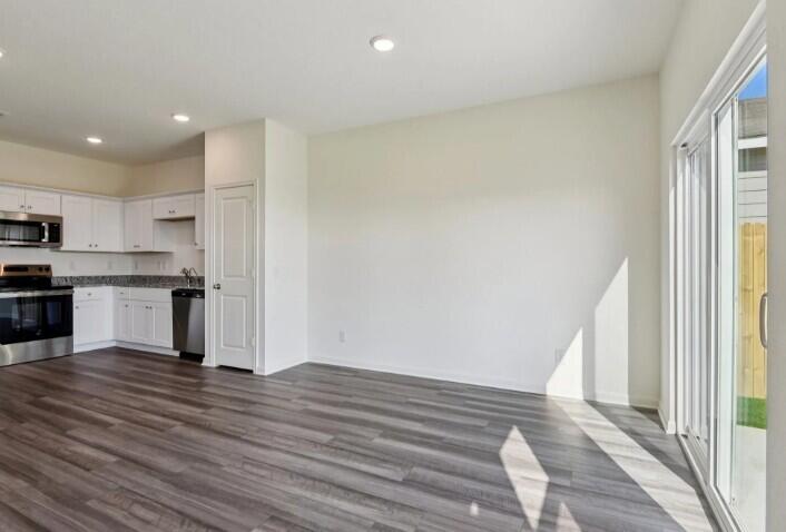 8867 Salamander Road, Unit 22 North Charleston, SC 29406 - Photo 7 of 17 Compass Dining Area