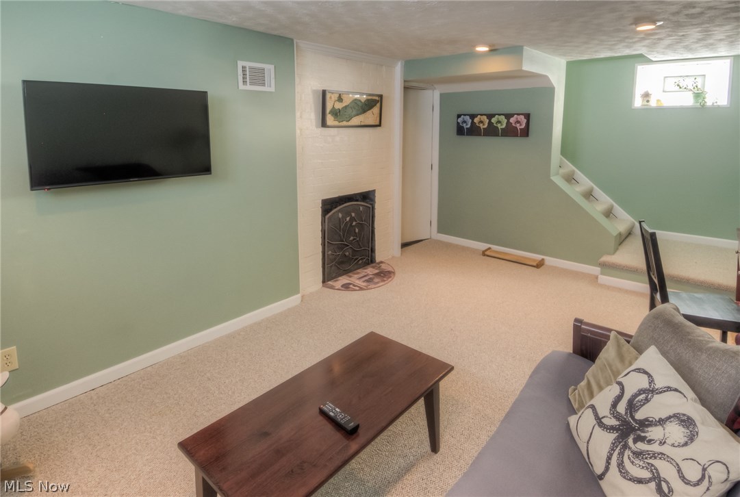 5139 Mayview Road Cleveland, OH 44124 - Photo 13 of 17
