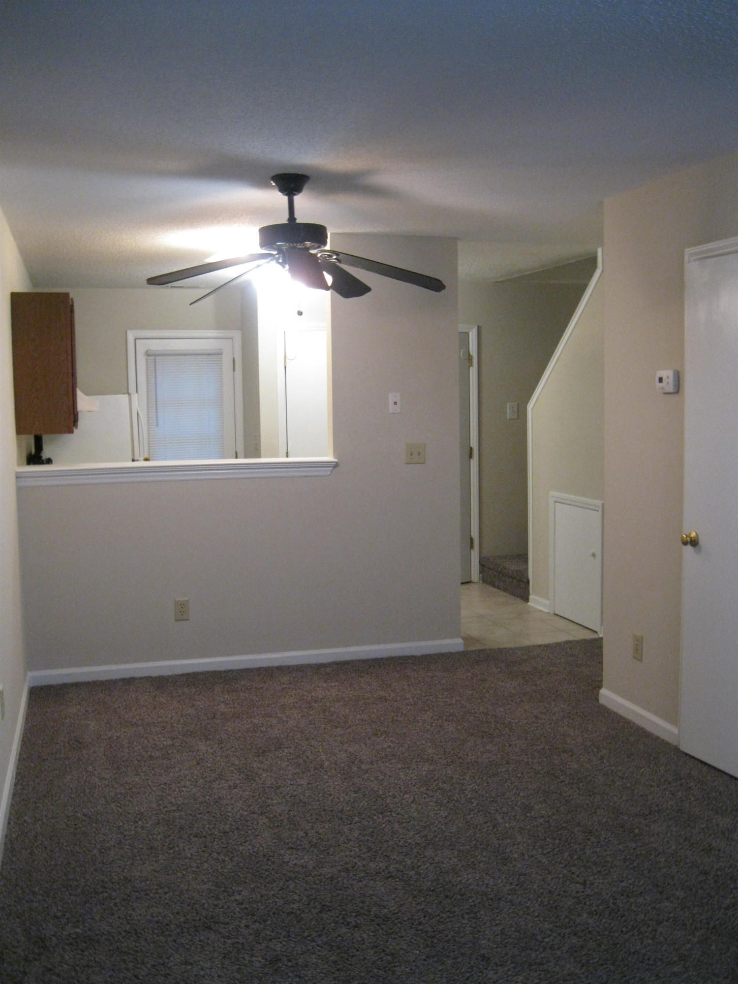8121 Farmlea Circle Raleigh, NC 27616 - Photo 5 of 27 Living Room