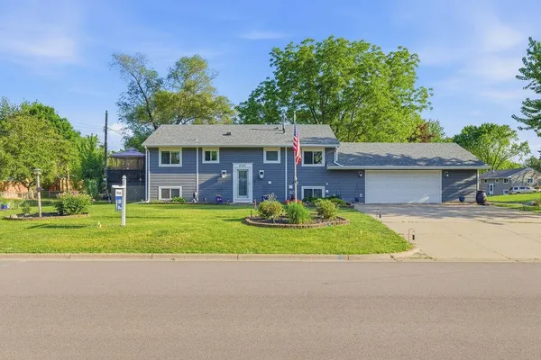 $394,900 | 2101 Laramie Trail, Brooklyn Park, MN 55444