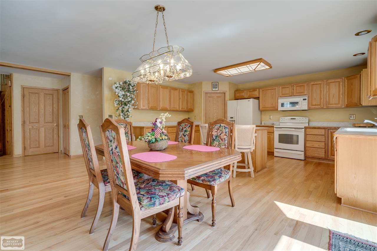 53885 Foss Road Macomb, MI 48042 - Photo 11 of 44