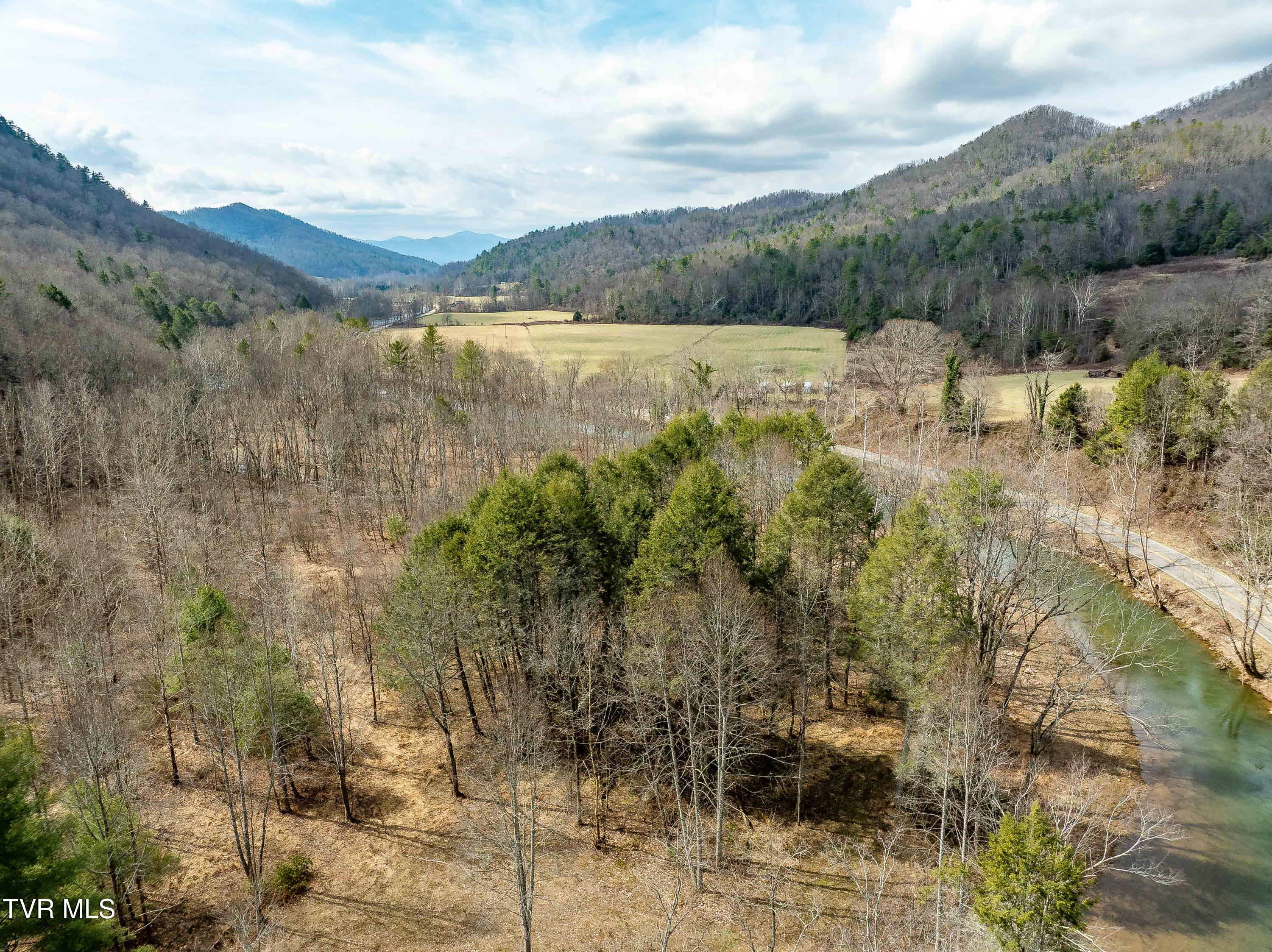 9613 Roan Creek Road Butler, TN 37640 - Photo 19 of 71 9613 Roan Creek Road (19 of 71)