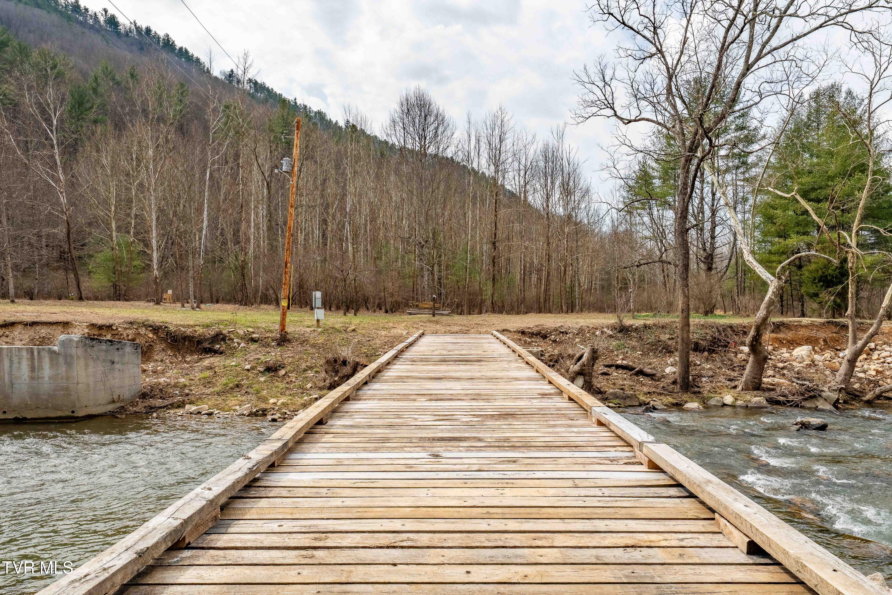 9613 Roan Creek Road Butler, TN 37640 - Photo 32 of 71 9613 Roan Creek Road (32 of 71)