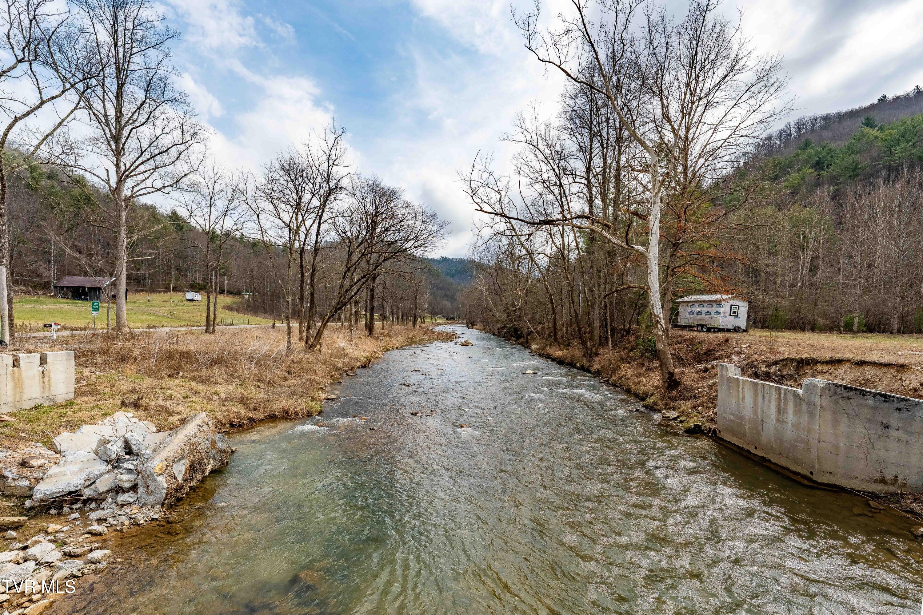 9613 Roan Creek Road Butler, TN 37640 - Photo 34 of 71 9613 Roan Creek Road (34 of 71)