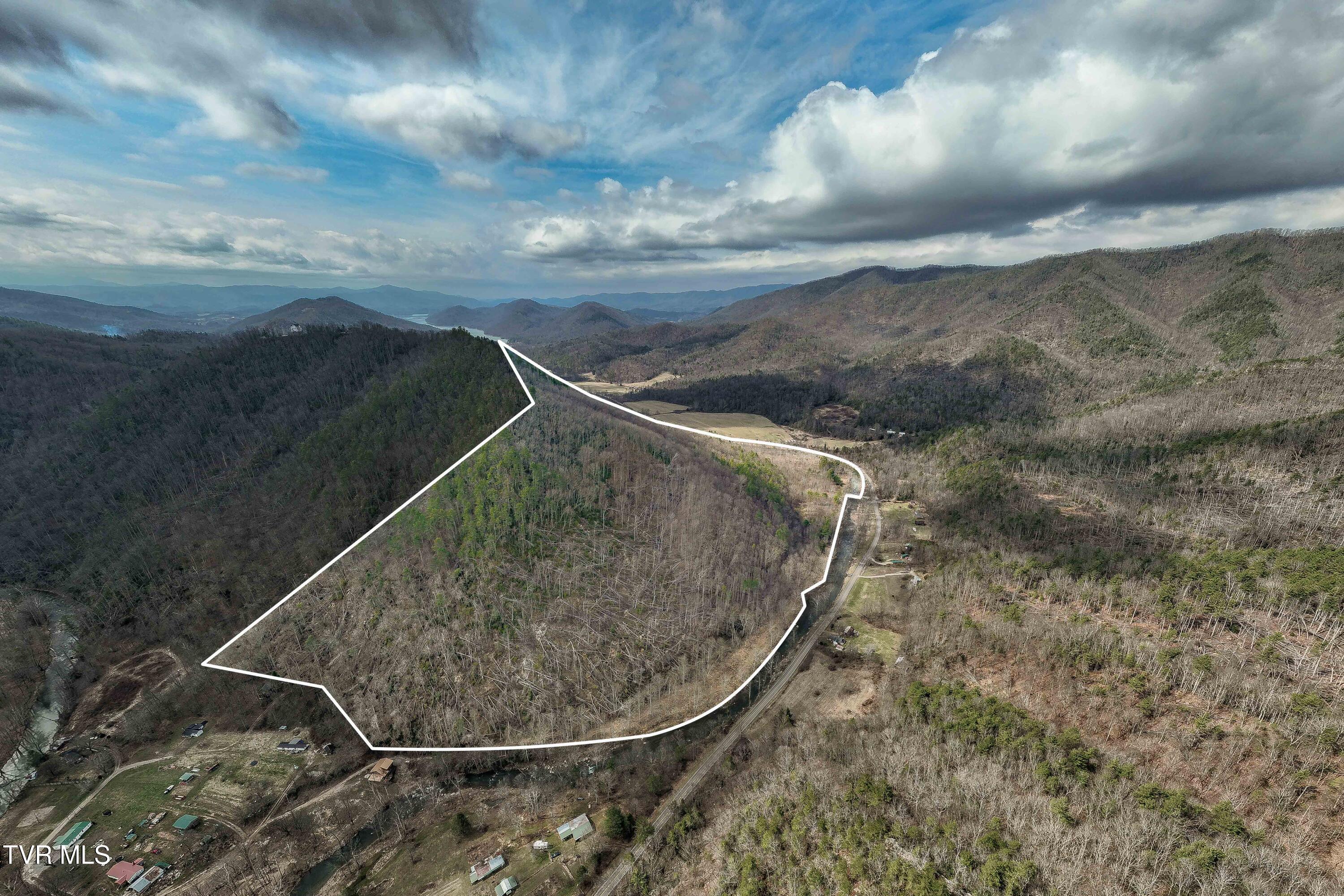 9613 Roan Creek Road Butler, TN 37640 - Photo 5 of 71 9613 Roan Creek Road (3 of 71)