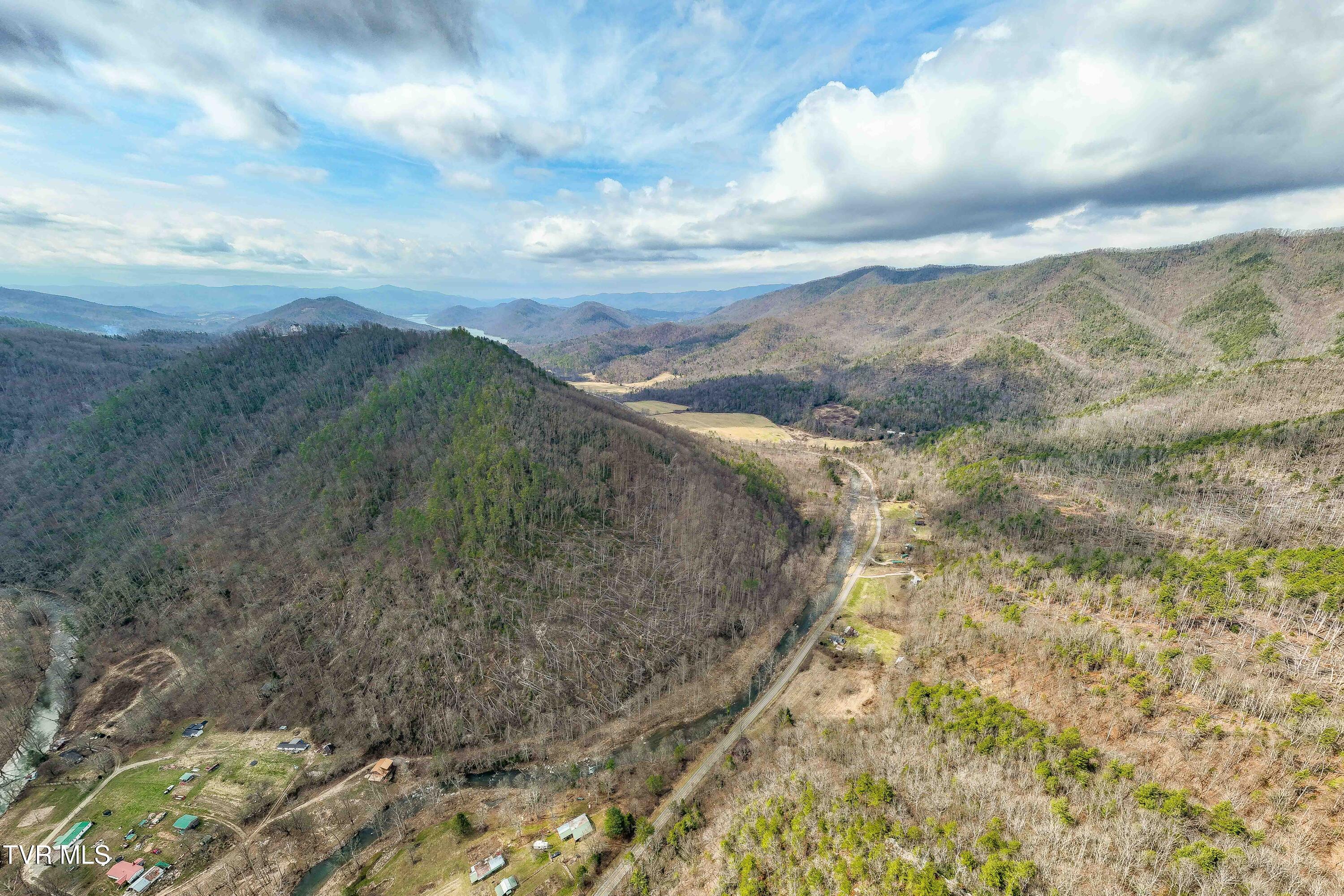 9613 Roan Creek Road Butler, TN 37640 - Photo 6 of 71 9613 Roan Creek Road (4 of 71)