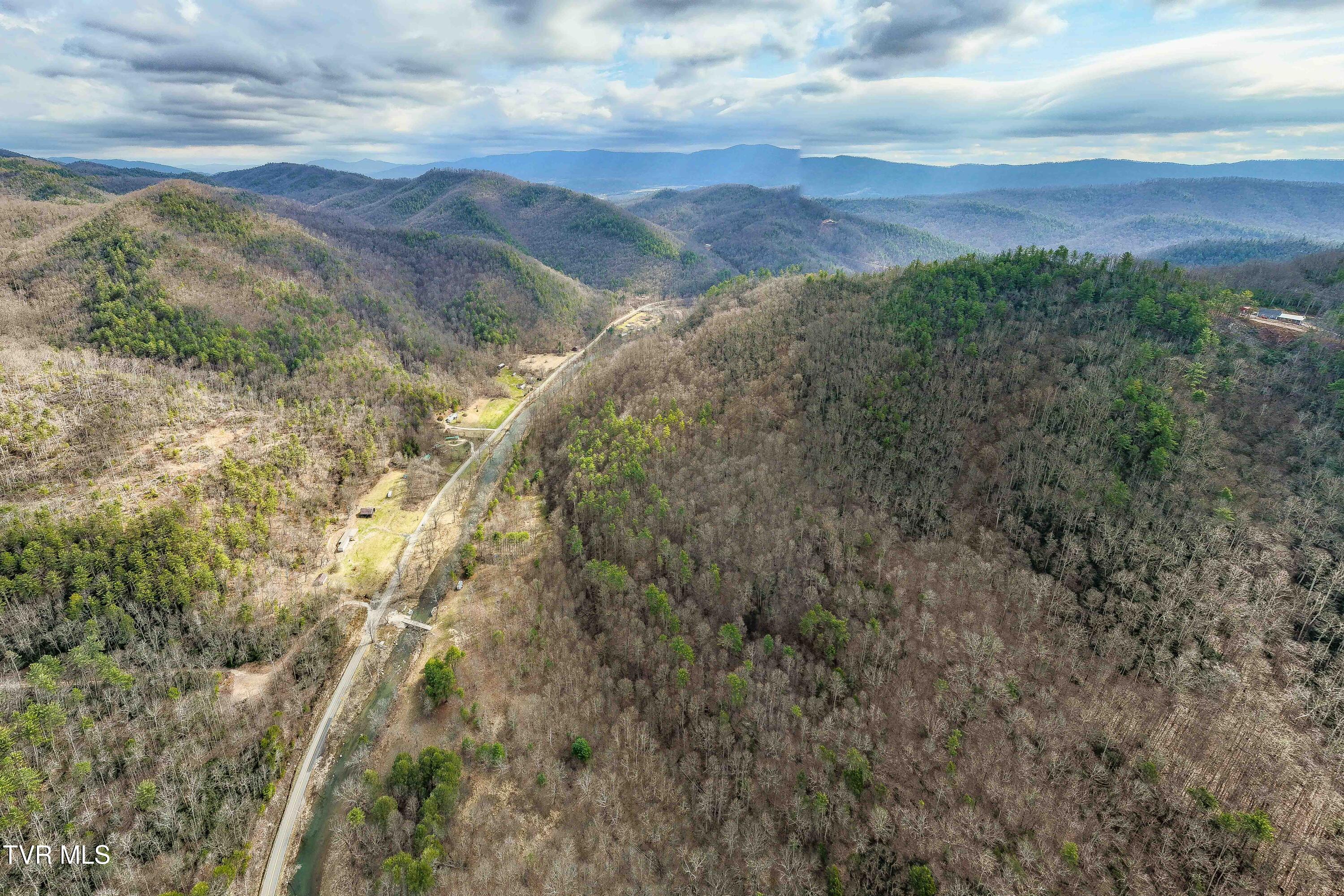 9613 Roan Creek Road Butler, TN 37640 - Photo 9 of 71 9613 Roan Creek Road (9 of 71)