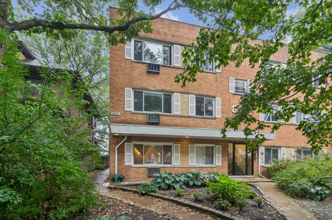 $175,000 | 820 Seward Street, Unit 2F, Evanston, IL 60202