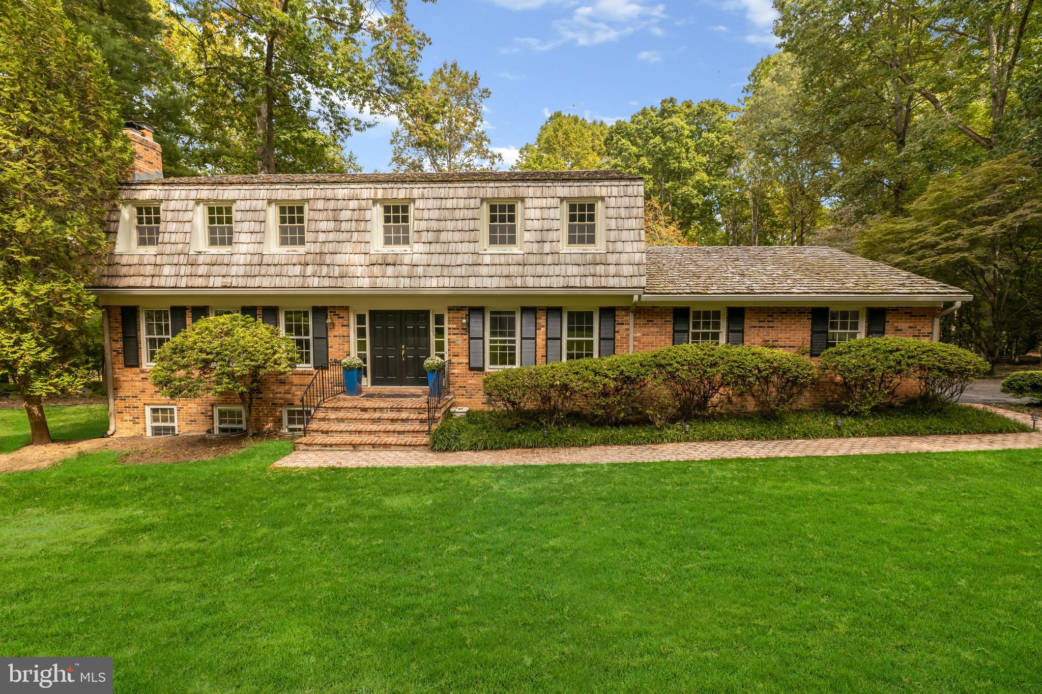2713 Colt Run Road Oakton, VA 22124 - Photo 1 of 36 Main Exterior