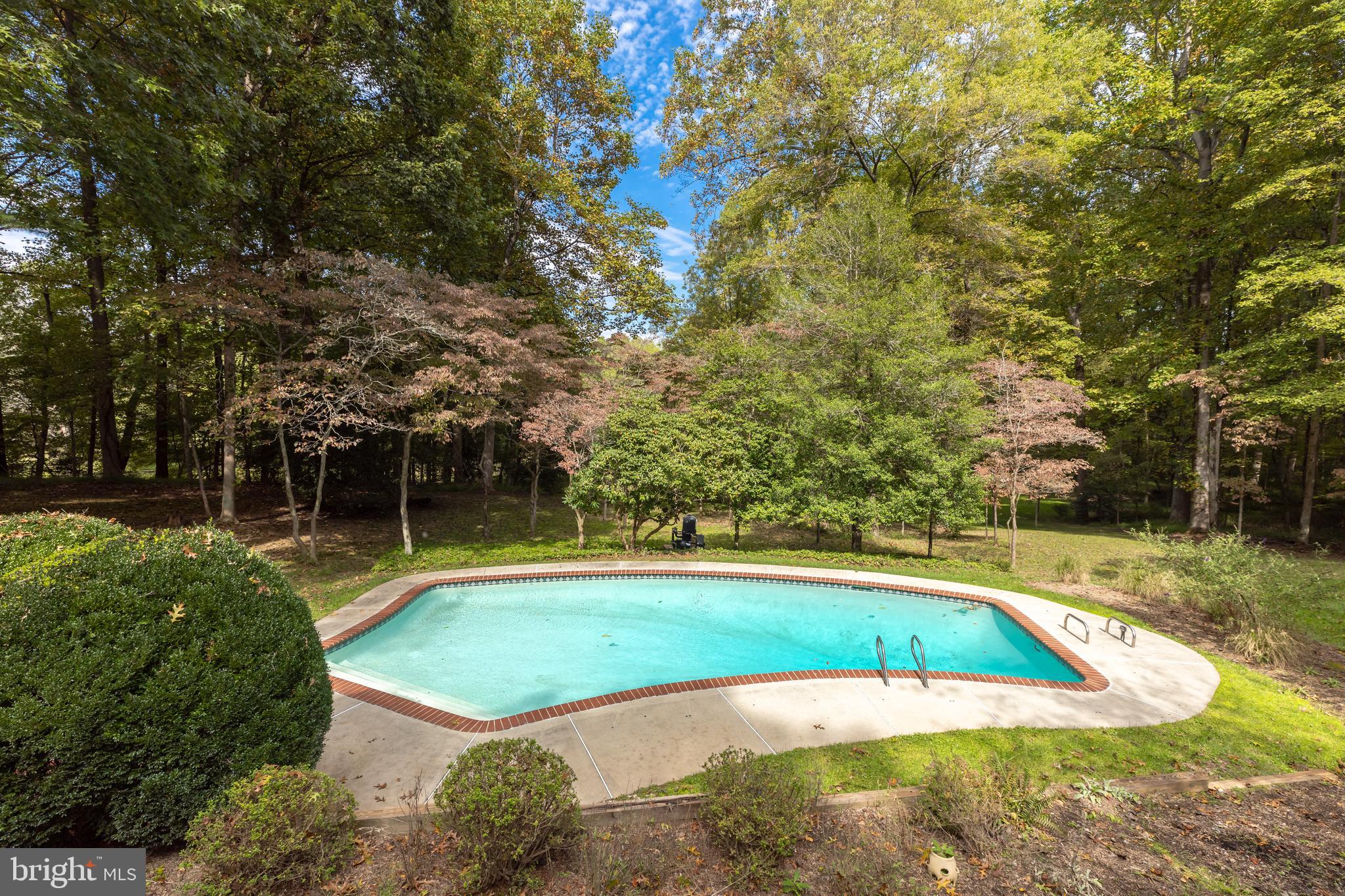 2713 Colt Run Road Oakton, VA 22124 - Photo 32 of 36 Pool