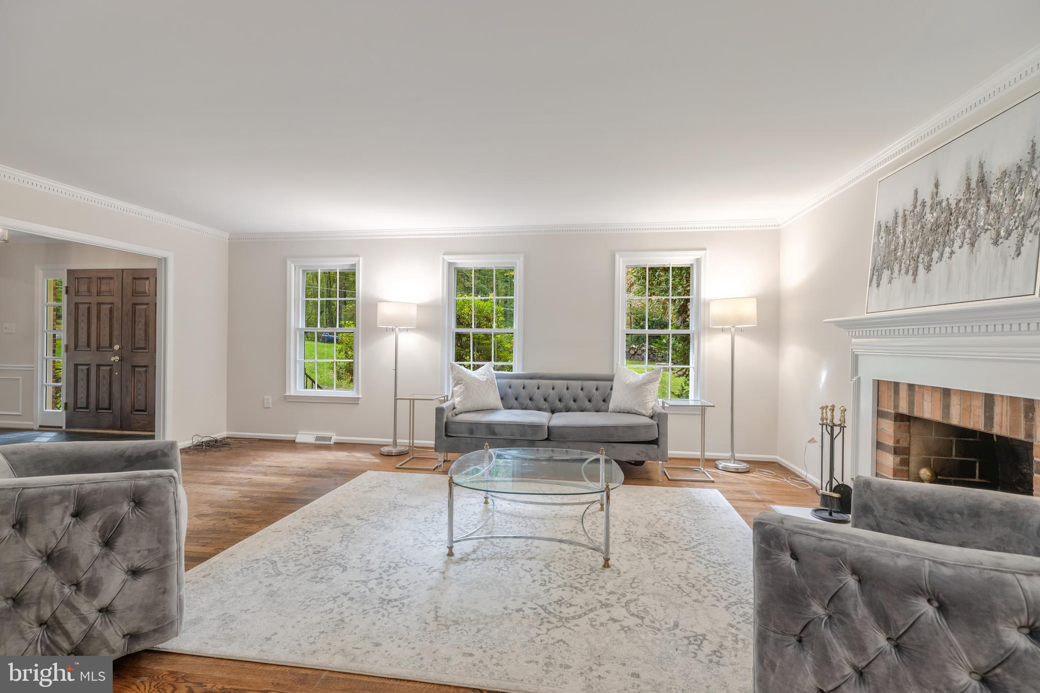 2713 Colt Run Road Oakton, VA 22124 - Photo 6 of 36 Living Room