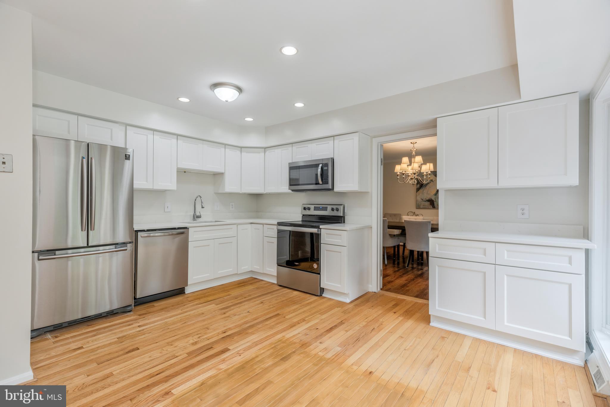 2713 Colt Run Road Oakton, VA 22124 - Photo 9 of 36 Kitchen